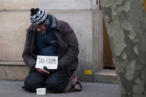 dior et les sans abris|HOMELESS.